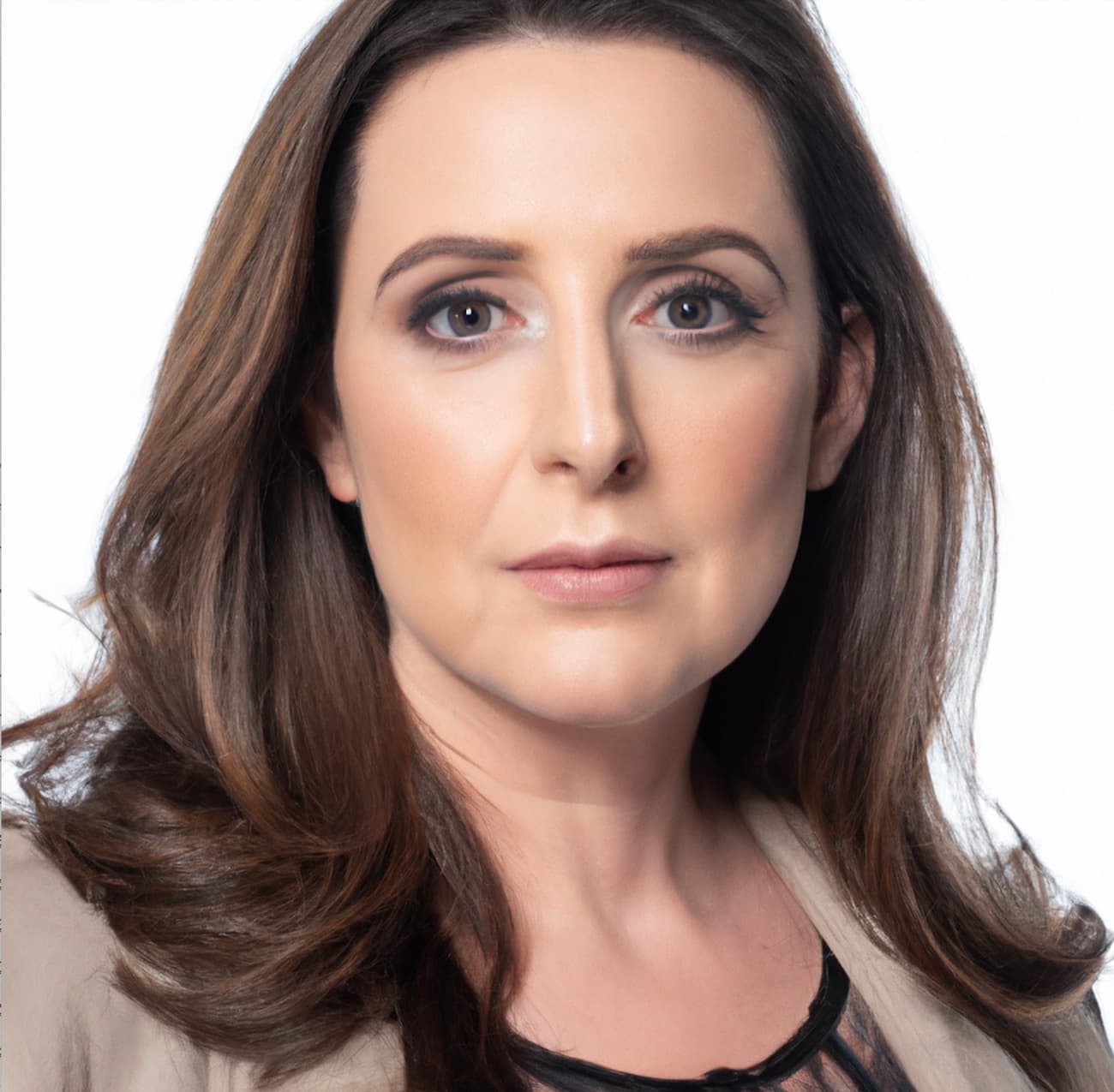 Claire Saltwater, Editor at AskBart