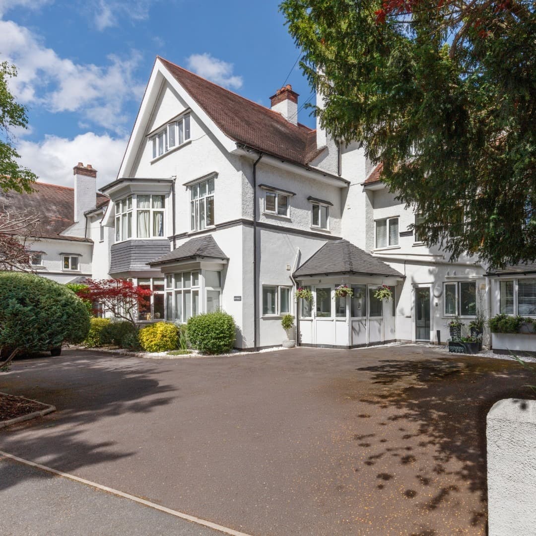 Valerie Manor