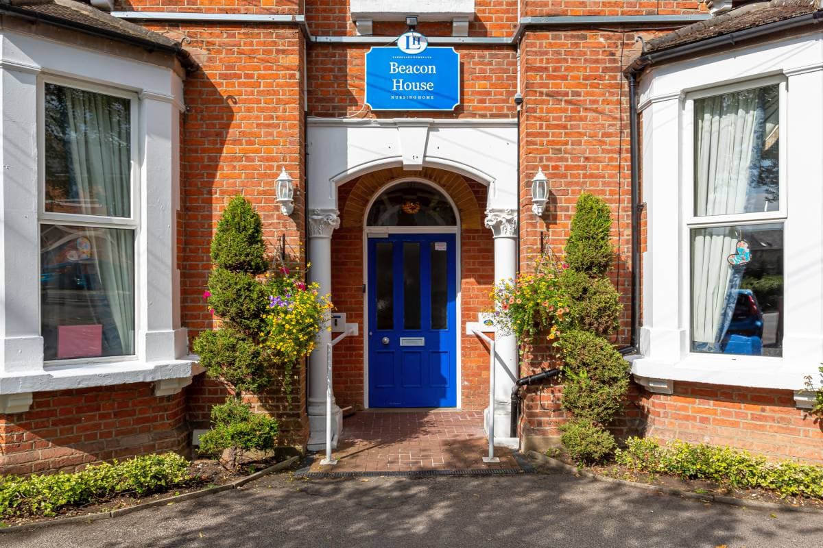 Beacon House: photo 1