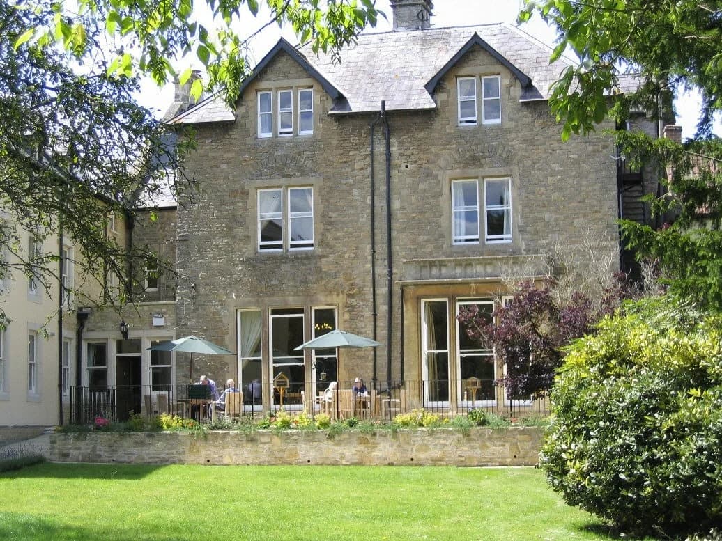 Stainsbridge House