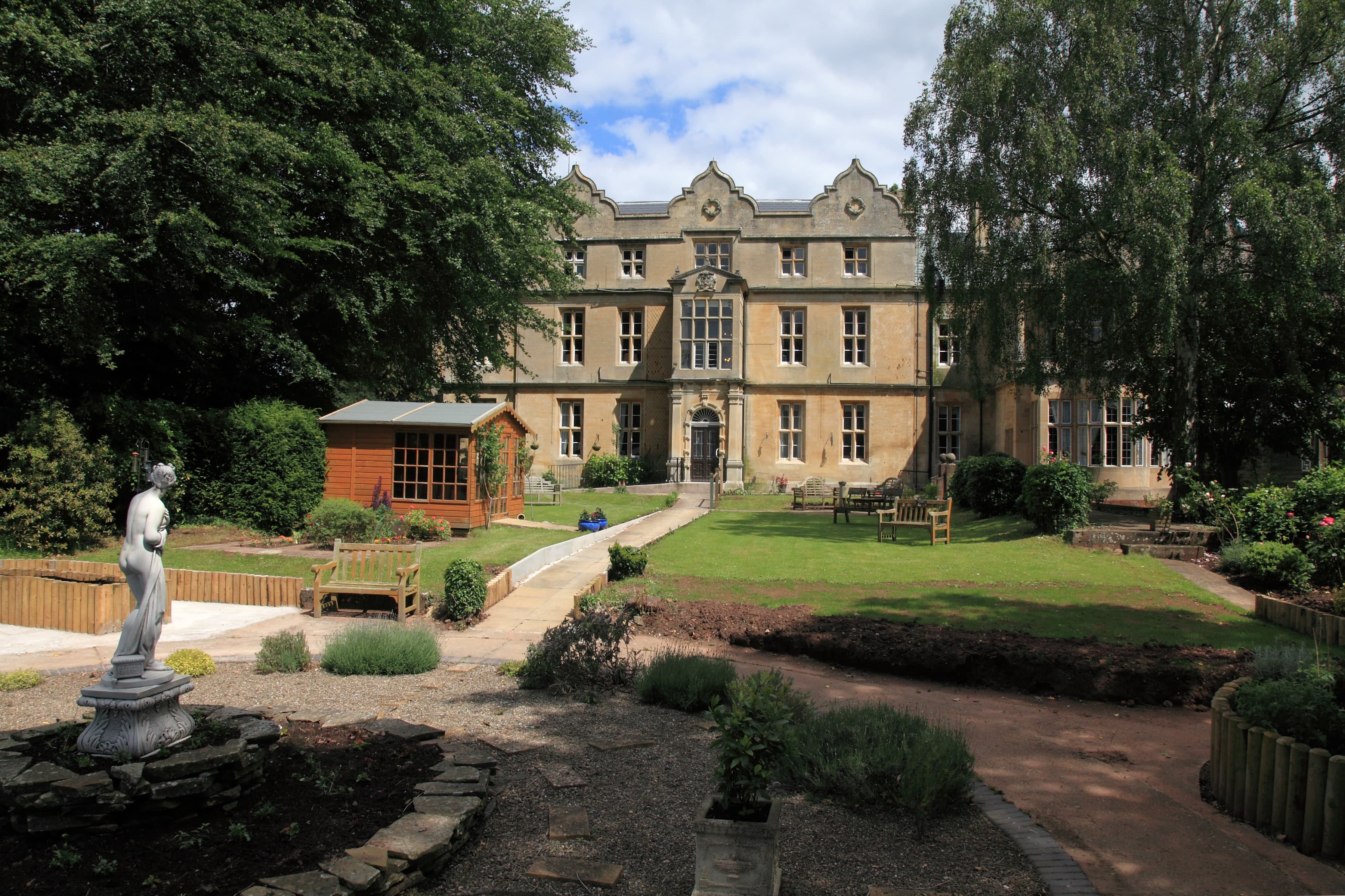 Newstead House