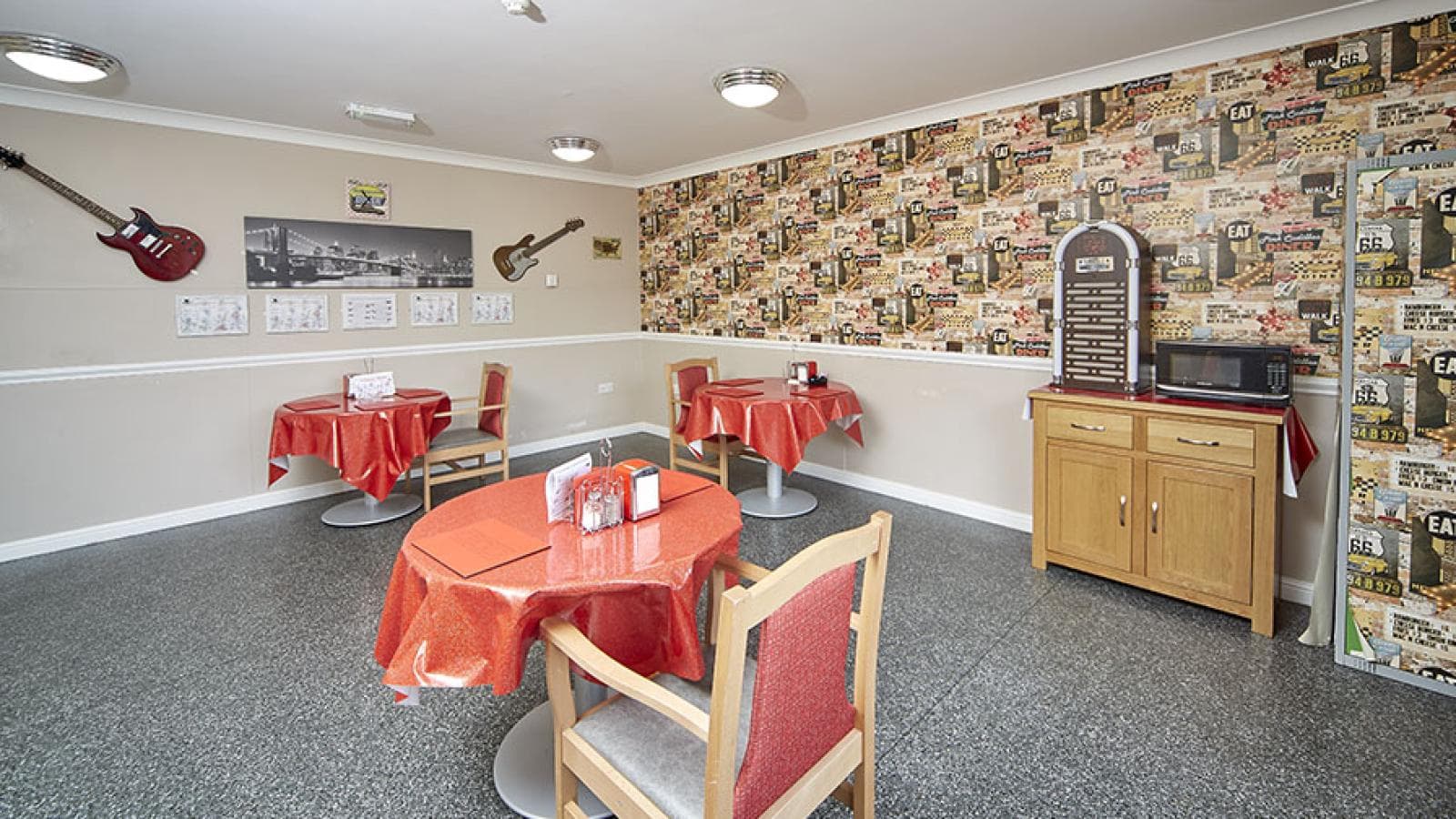Thames House: photo 1