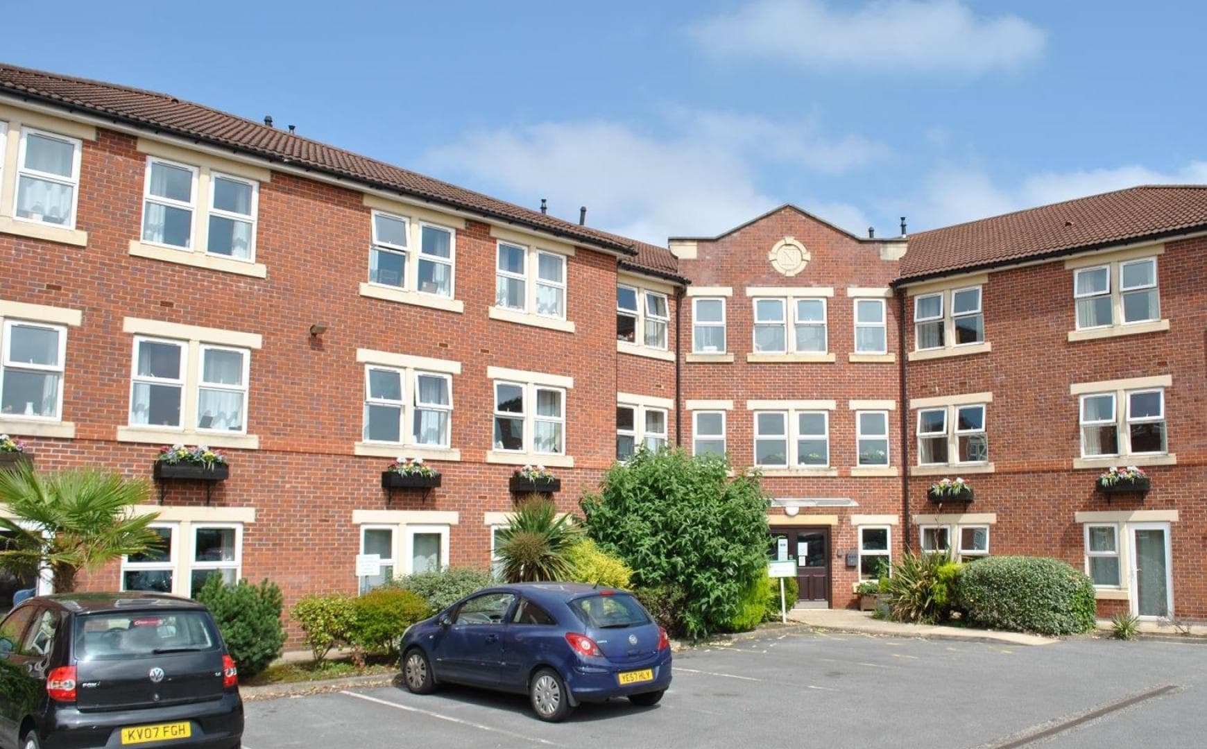 Rastrick Hall and Grange: photo 1