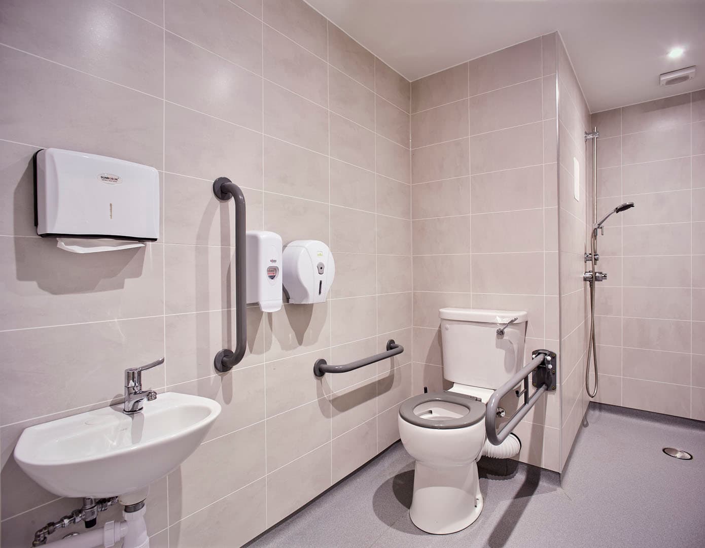 Lennel House: photo 1