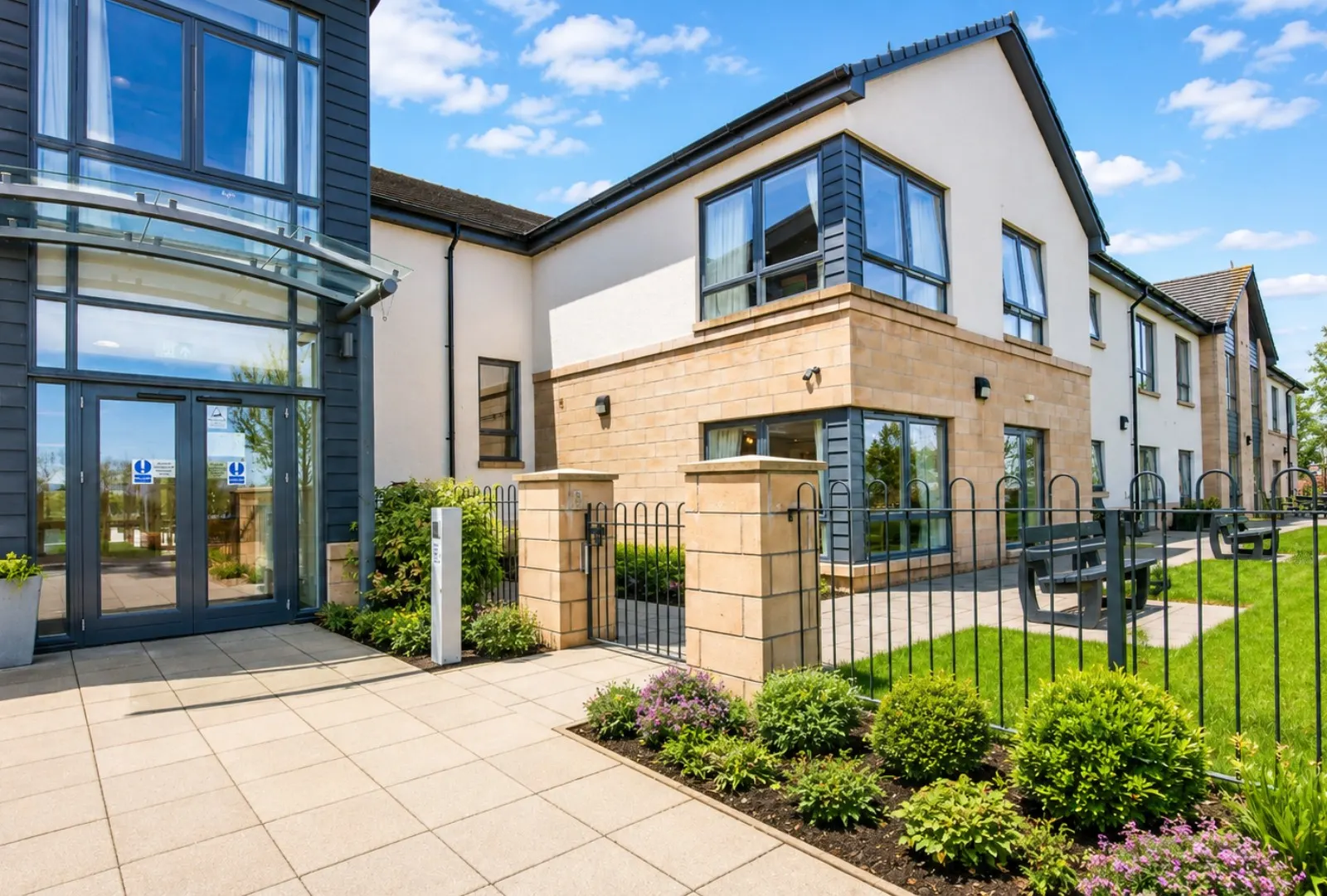 Mearns House: photo 1