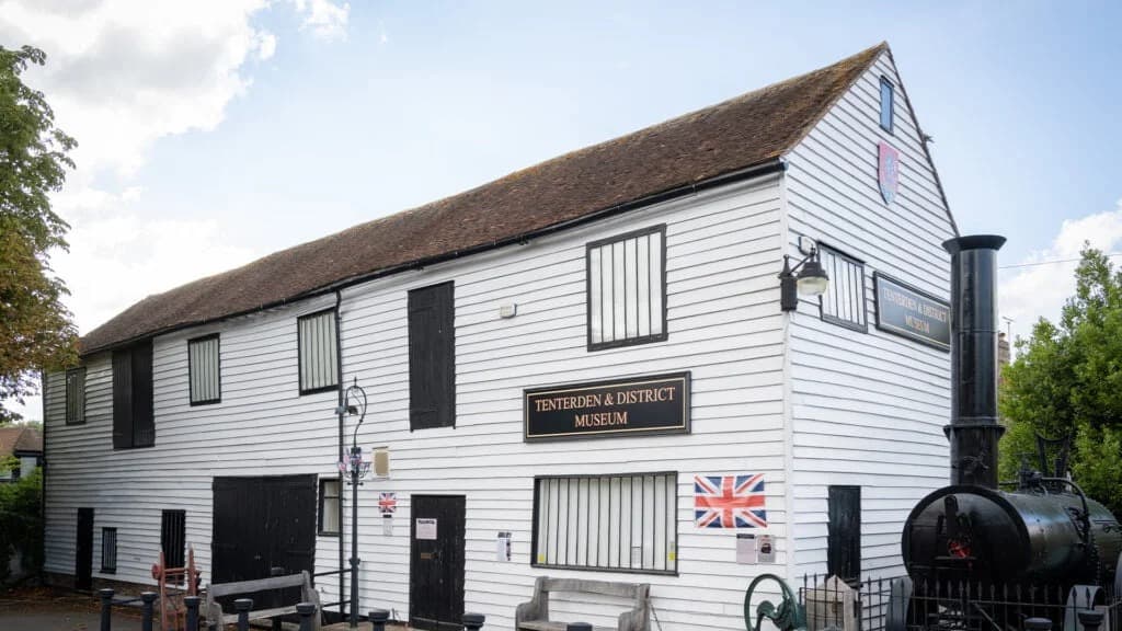 Caxton Lodge