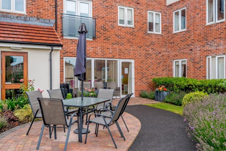 Charlotte Court - Resale