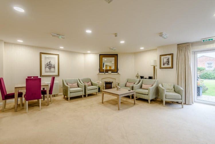 Charlotte Court - Resale