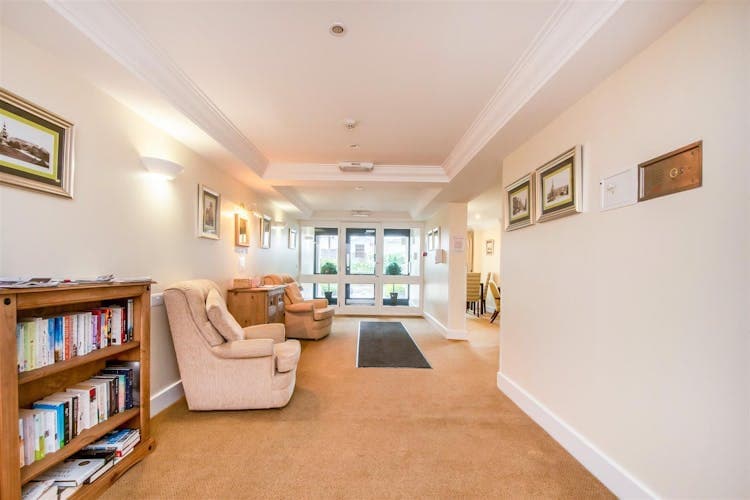 Lauder Court - Resale