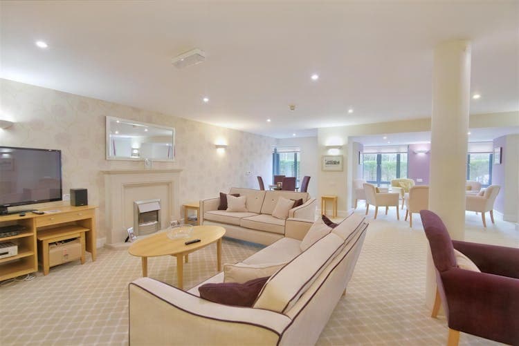 Mandeville Court - Resale