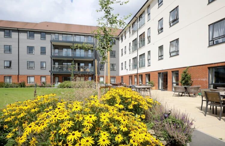 Queensgate Apartments
