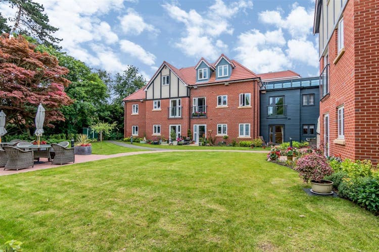 Summerfield Place - Resale