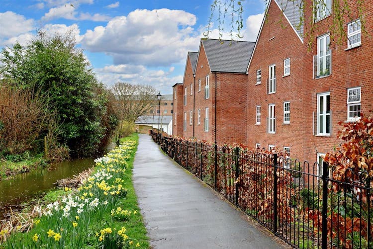 Tumbling Weir Court - Resale