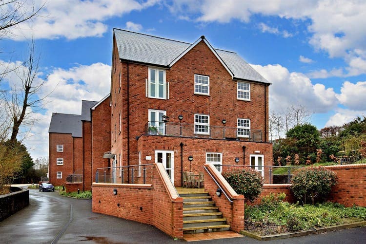 Tumbling Weir Court - Resale