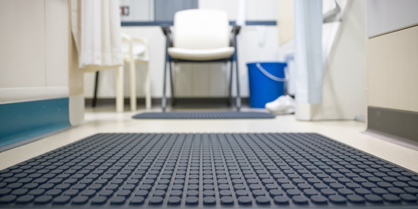 5 Best Non Slip Mats For The Shower And Bath